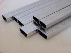 山東12A間隔鋁條 高頻焊鋁條廠家德城區富民中空玻璃制最專業-- 德州市德城區富民中空玻璃制品有限公司