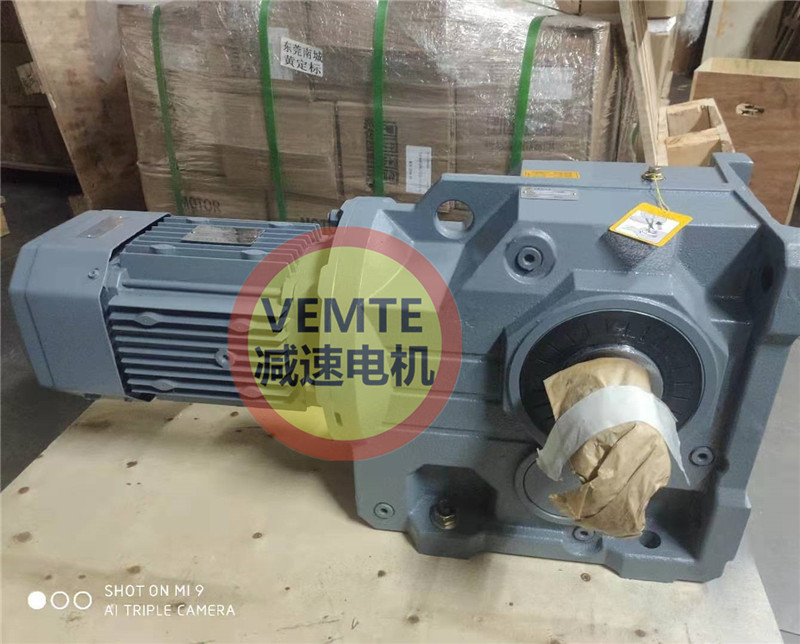 K107RF77DRE132M4螺旋錐齒輪減速機帶電機一體機-- 成都世樂益民環(huán)保科技有限公司
