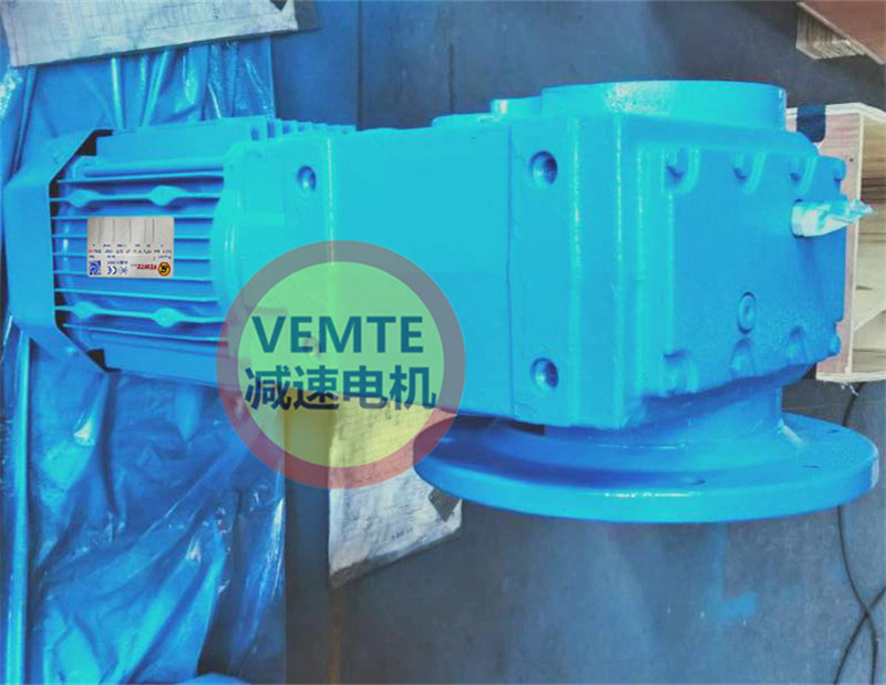 KAF97RF57Y90M4轉(zhuǎn)角錐齒輪減速機(jī)帶調(diào)速電機(jī)-- 衡水華清新能源科技有限責(zé)任公司