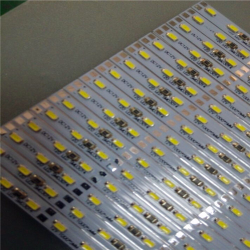 12V 5MM寬和8MM寬1米120燈3014硬燈條鋁基板-- 深圳君越光電有限公司